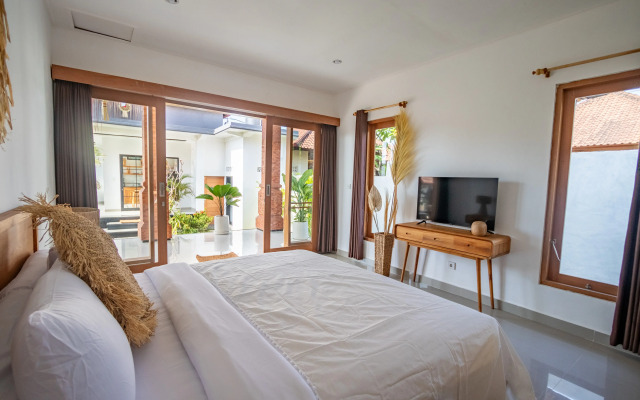 Novaya Chastnaya, Ogromny Basseyn, Changu, View Bali Villa