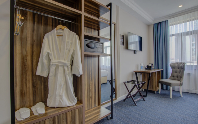 Resident Hotel