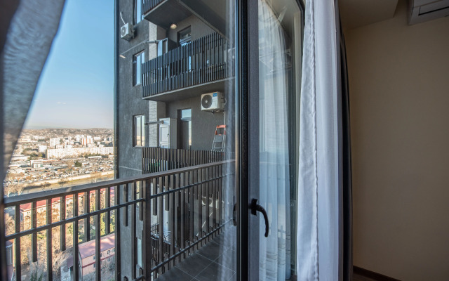 S Vidom na Reku i Gorod Apartments