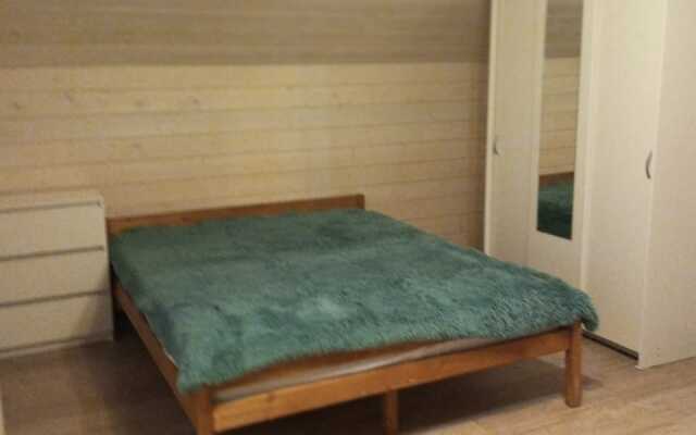 V 15 minutakh ot MtsD Udelnaya Guest house