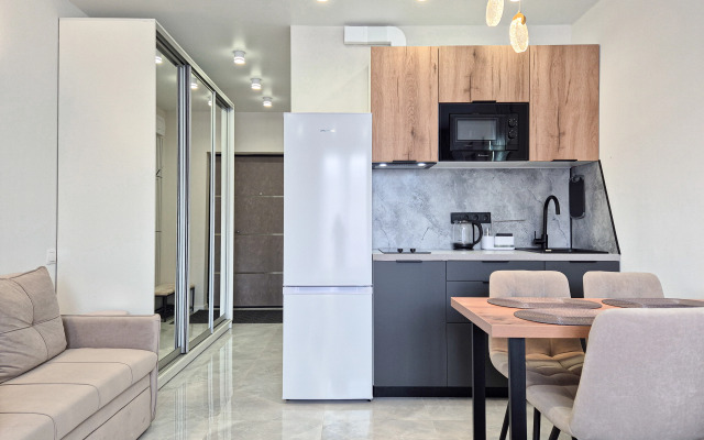 Svetlaya studiya s balkonom na 9 etazhe Flat