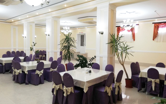 Отель Академия