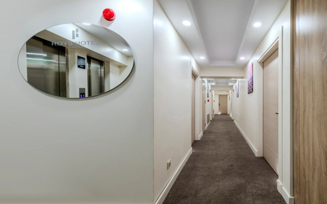 Roys Hotel & Suites Hotel