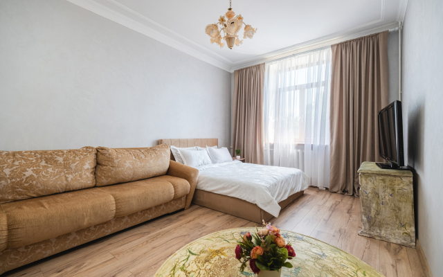 Dvukhkomnatnaya Vozle Vokzala Flat