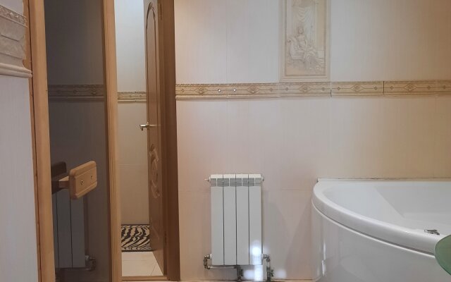 Uyut Guest House