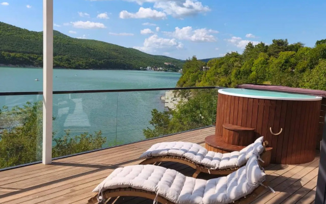 Dom Abrau Lake House Guest House