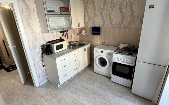 Shikarnaya odnushka vozle Akvaparka Flat