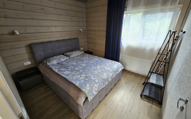 Шале Мини-база Крутицы с двумя спальнями