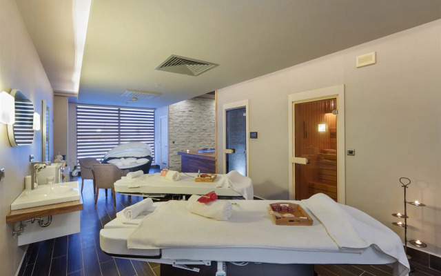Royal Teos Thermal Resort Clinic & Spa Resort (Halal Hotel)