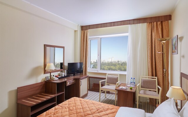 Aristokrat Oficial'nyj partnyor Otelya «Del'ta» Izmajlovo Hotel