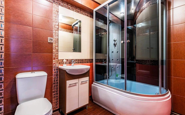 Apartments Okno v Paris Gostiny Dvor and Co. on Lenina 5
