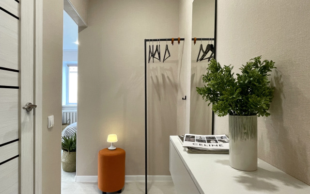 Na Novoluchanskoy Vozle Kremlya Flat