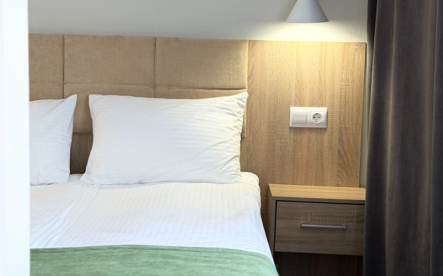 Отель Полисть