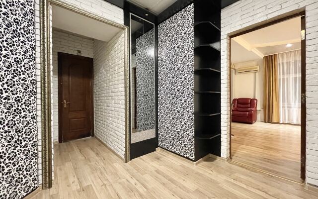4-komnatnye HomeApart Volodarskogo, 18 Apartments