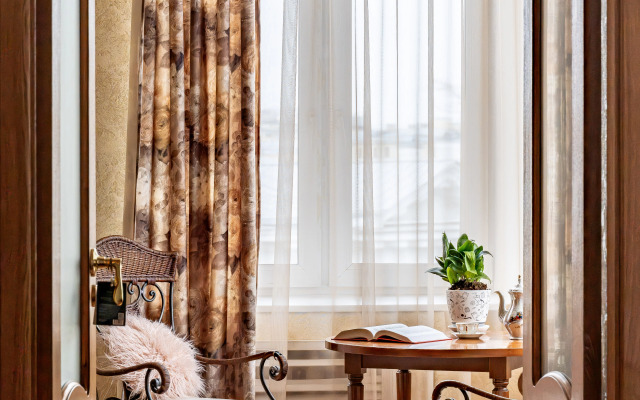 Квартира на Невском