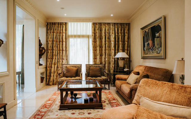 Luxury King Villa Apartments