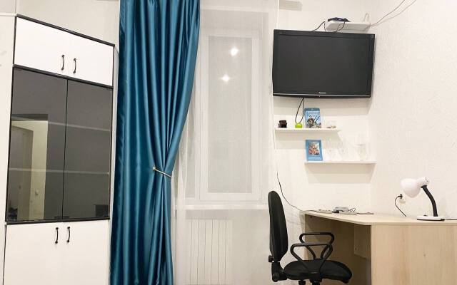 Happiness Live in the center of Sevastopol Apartment