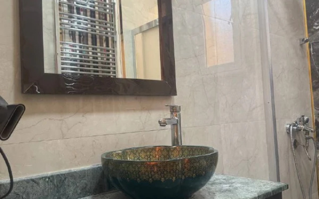 3BR Apt 4AC Balcony 5 Min to Metro Apartments