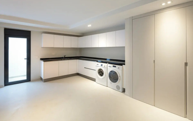 All About Villa Breeze