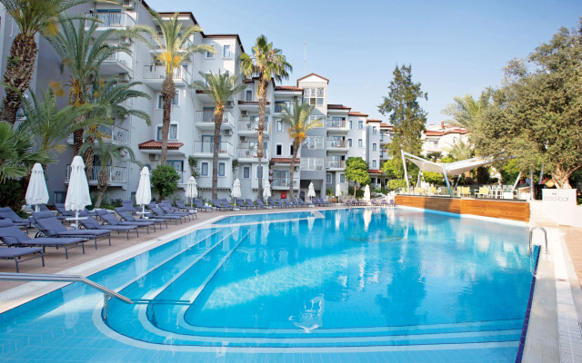 Paloma Marina Suites