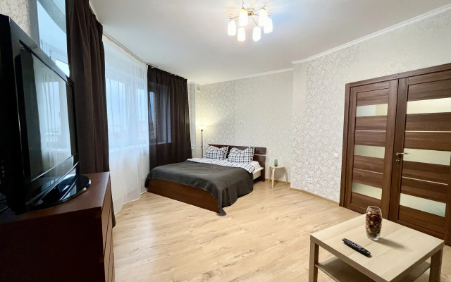 Layf 2 kom na Andreya Belogo 1 Flat