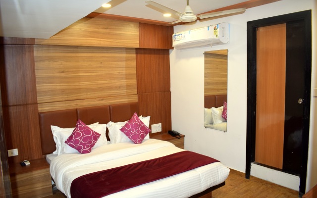 Palak Palace Hotel