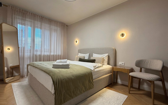 Апартаменты 2-комнатные HomeApart Сурганова, 80