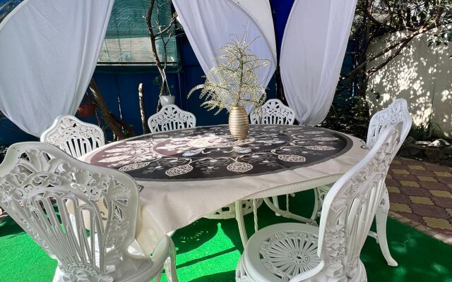 L' Etual Guest House