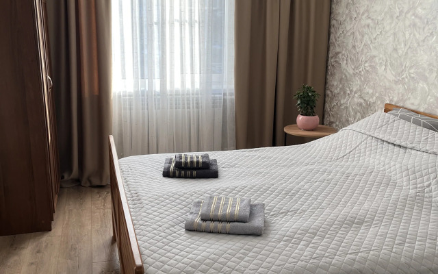 Na Pervomayskoy Flat