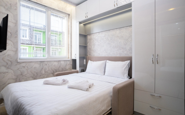 Апартаменты RED APARTMENTS Арт Лайт Сити апартамент Бенуа