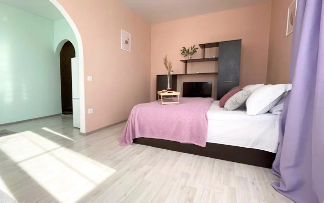 Odnokomnatnaya Ryadom S Zagorodnym Parkom Flat