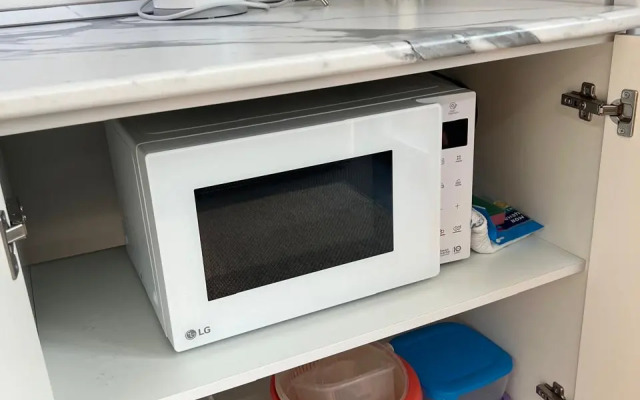 Chetyryokhmestnye apartamenty s balkonom ı basseynom na territorii Apartments