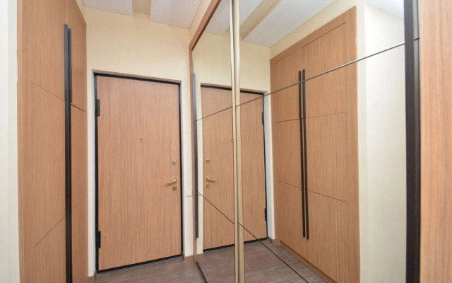 3-K Kvartira v Novostroyke na Ulitse Arama Flat