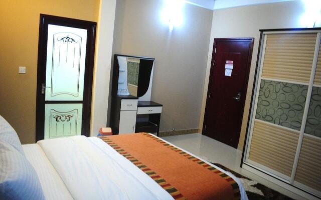 Calyx Grand Fuvahmulah Guest house