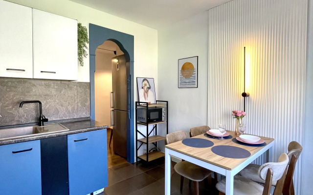 3kh Komnatnye U Nevy S Yakhtami Apartments