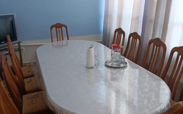Isfan Guest House