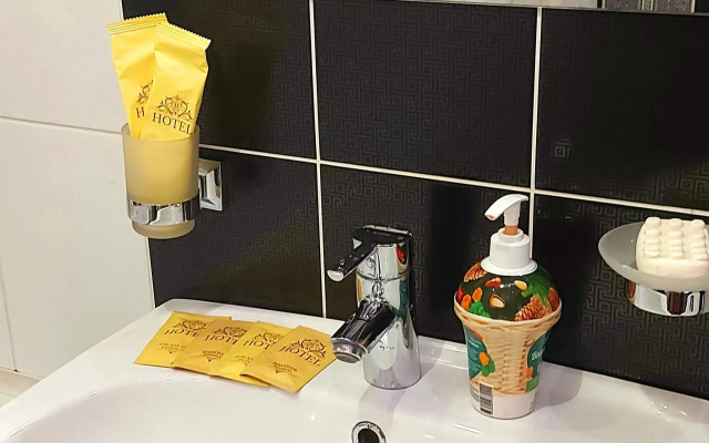 Квартира студия на Строителей с видом на ТЦ Планета