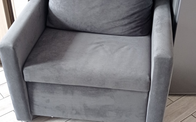 Квартира с квадратной подсветкой