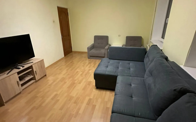 Dvuhkomnatnaya v Centre Goroda Flat