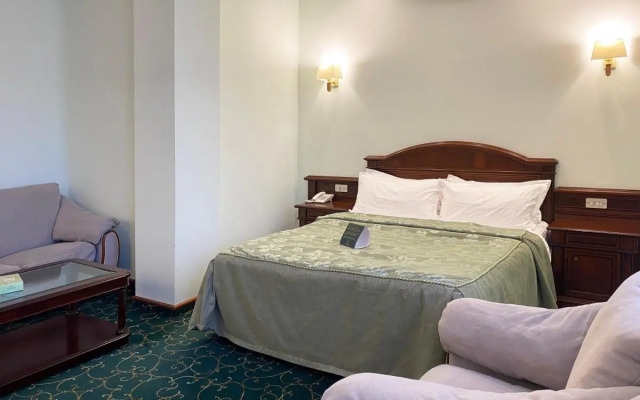 Hotel Russia