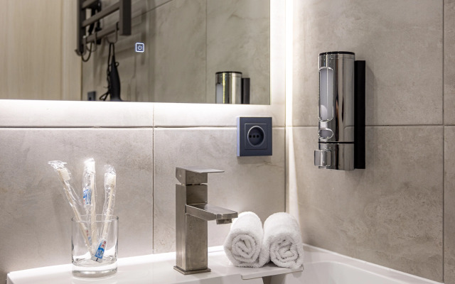 Likehome Life  Spartak Dvizhenie Trekhmestnaya Studiya S Kukhney Apartment