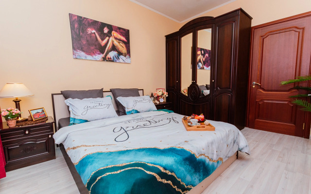 Квартира Прoсторнaя трехкомнатная