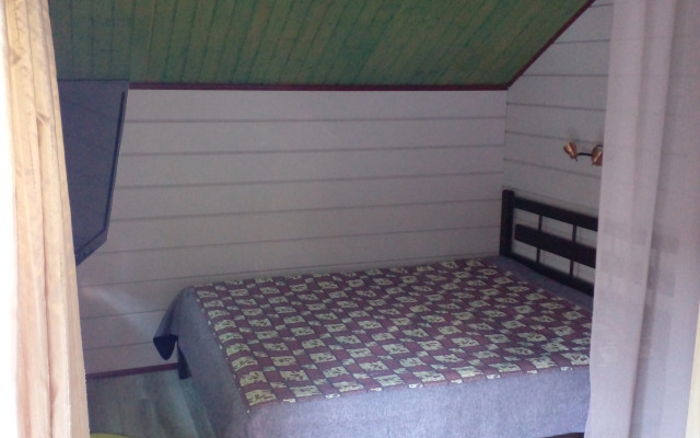 S Dvumya Apartamentami Chalet