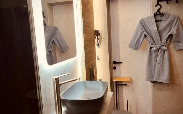 Апартаменты с дизайнерским ремонтом и сауной