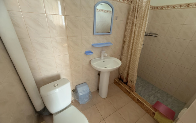 Taraktash Guest house