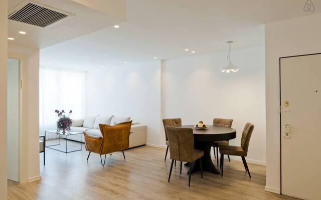 Bat Yam Luxury 2 Bedroom Apartments