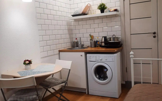 Studiya Ryadom s Metro Flat