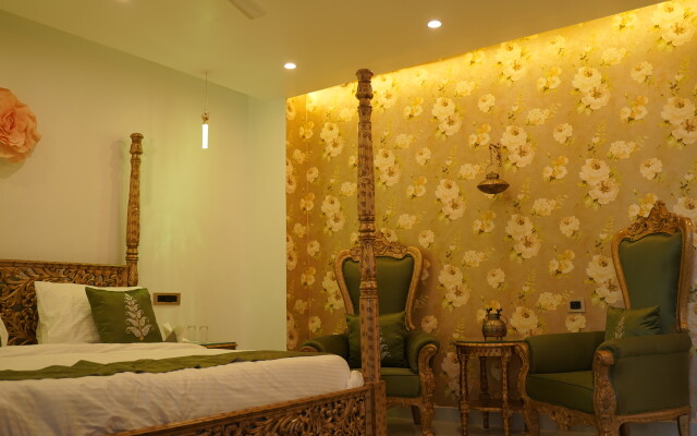 Saheb's Castle - The Maclo Hotel