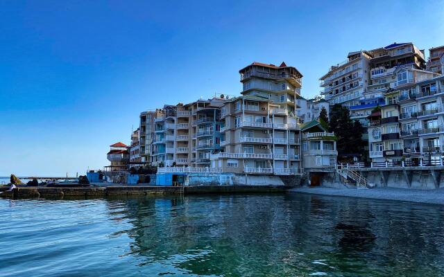 Laguna Plyus Hotel