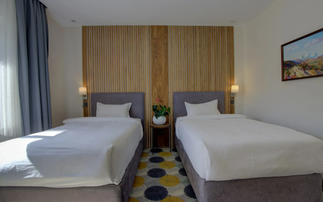 Grand Khan Tengri Hotel